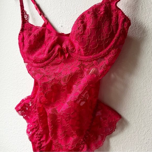 NWT Vintage Victoria's Secret Gold Label Red Lace Bodysuit Size 36C - Picture 6 of 15